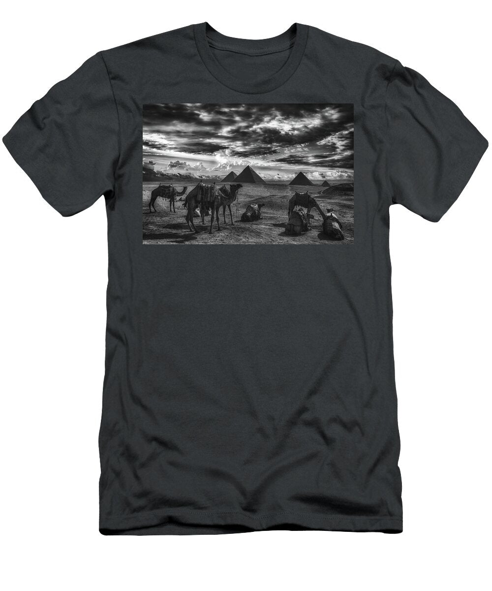 1 Sunset Among the Pyramids Joe Desousa T-Shirt